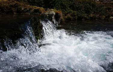 Descobrim l'aigua com a recurs natural educació ambiental monatur DESCOBRIM L'AIGUA COM A RECURS NATURAL